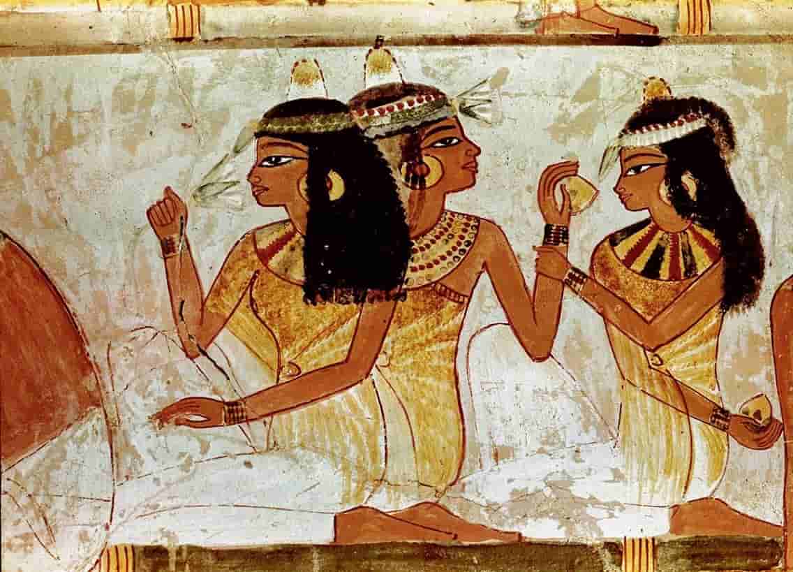 CLEAN BEAUTY INSPIRED BY ANCIENT ROOTS.